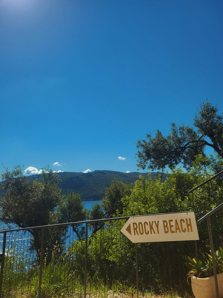 Way to the Rocky Beach